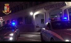 Uccide compagna a coltellate, poi si costituisce