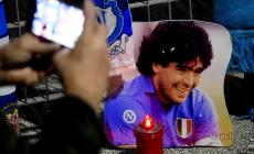 La morte di Maradona, l'autopsia: edema polmonare acuto. Sar&agrave; sepolto oggi