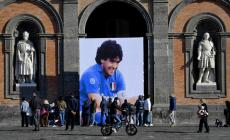 Maradona: perquisizioni domiciliari per il selfie con il cadavere