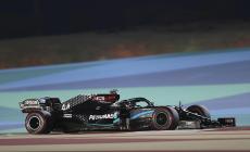 Pole di Hamilton su Bottas. Ferrari in sesta fila
