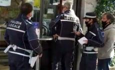 La titolare del bar: «Qui le regole sempre rispettate»
