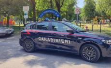 Sparisce un bimbo nel parco, trovato dai carabinieri