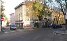 Langhirano, in tre armati di bastone assaltano la gioielleria