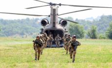 Elicotteri e centinaia di militari dell'Esercito a Fornovo. Il ministro Crosetto: &laquo;La sicurezza non &egrave; mai scontata&raquo;