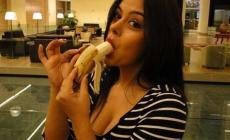 Anche Larissa con la banana