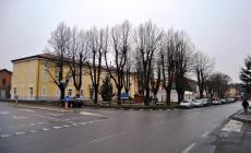 Branco di minorenni devasta una villa e pesta un ragazzo