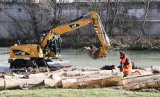 Ruspe al lavoro sotto ponte Dattaro e ponte Navetta