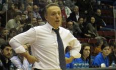 Brindisi, colpaccio sotto canestro