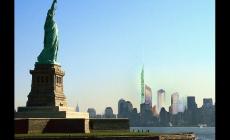 Avvistata una balena a  New York, nuota davanti Statua della libertà