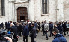 Paolo Rossi: i ragazzi dell'82 portano il feretro nel Duomo. Le parole commosse di Cabrini - Foto 