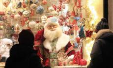 Brusaferro: "Sar&agrave; un Natale Covid, meno siamo e meglio &egrave;"