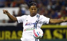 Ronaldinho: in Angola fan sul serio