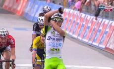 Pirazzi (Bardiani), vittoria  e "ombrello"  
