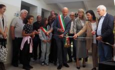 Taglio del nastro per i nuovi spazi della scuola Maestri