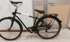 La polizia recupera due biciclette rubate: di chi sono?