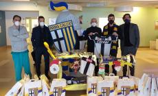 Ai piccoli pazienti il saluto e i doni del Parma Calcio   