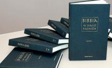 Traduce e ricopia a mano la Bibbia in dialetto piacentino