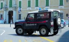 Trovato nascosto nel deposito d'auto: ladro arrestato