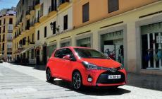 La Yaris sceglie la "X" per firmare il frontale