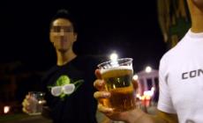 Alcolici a 16enni: multati un bar di via Mazzini e un market di via Garibaldi. Il sindaco Guerra: «L'alcol alimenta l'aggressività»