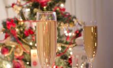 La tavola a Natale tra gusto e calorie: come non rinunciare a anolini e panettone