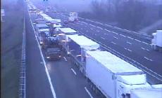 Schianto pullman-camion in A1 a Campegine: 25 feriti, grave un 19enne