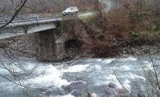 Illica di Bedonia: cede un pilone del ponte sul Ceno