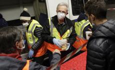 Il coronavirus non ferma la solidarietà: distribuzione pasti in stazione - Fotogallery