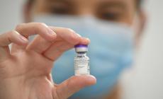 I primi a vaccinarsi a Parma: «Comincia la liberazione»