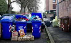 La zona di via Sidoli sepolta dai rifiuti