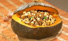 Zucca ripiena di lentichie
