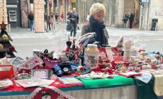 Via Mazzini: tre straniere rubano l'incasso del banchetto dell'Enpa per aiutare cani e gatti abbandonati