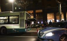Bus in panne (e fumo): disagi in viale Bottego 