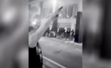 Delirio in via Mazzini: saluta il nuovo anno a colpi di pistola