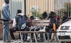 Via Costituente: con il buio arrivano gli spacciatori. Le proteste dei residenti: &laquo;Serve pi&ugrave; vigilanza&raquo;