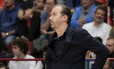 Simone Pianigiani saluta Bertans