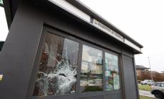 Torna l'incubo delle spaccate: colpite la trattoria del Ducato e l'edicola in via Traversetolo