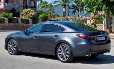  Al volante di Mazda6 per riscoprire il fascino  della berlina 