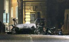 Autobomba esplode fuori dal tribunale a Londonderry 