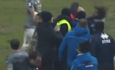 Lucchese-Alessandria finisce a testate e botte Video