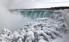 Le cascate del Niagara ghiacciate Video