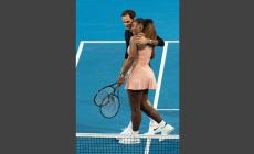 Federer batte Serena: "Lui &egrave; il pi&ugrave; grande della storia" 