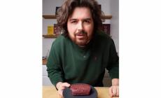 Il content creator Micheli: &laquo;Gi&ugrave; le mani dal cav&agrave;l pisst&raquo;