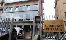 La insegue e quando lei scende dall'auto la molesta: condannato