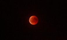 Eclissi totale, stasera l'appuntamento con la Luna rossa
