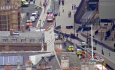 Londra, auto contro le barriere fuori dal Parlamento: un arresto,  due pedoni feriti