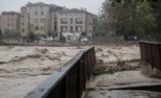 Alluvione, il pm: &laquo;Pizzarotti non lanci&ograve; mai l'allarme, nemmeno dopo il crollo del ponte della Navetta&raquo;