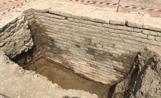 Scavi in piazza, spuntano antiche mura a Castelnovo Sotto