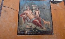 Pompei, dopo Leda affiora uno strepitoso affresco con Narciso Foto