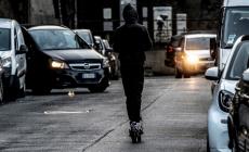 &laquo;Cos&igrave; sono sfuggito a due rapinatori in monopattino&raquo;